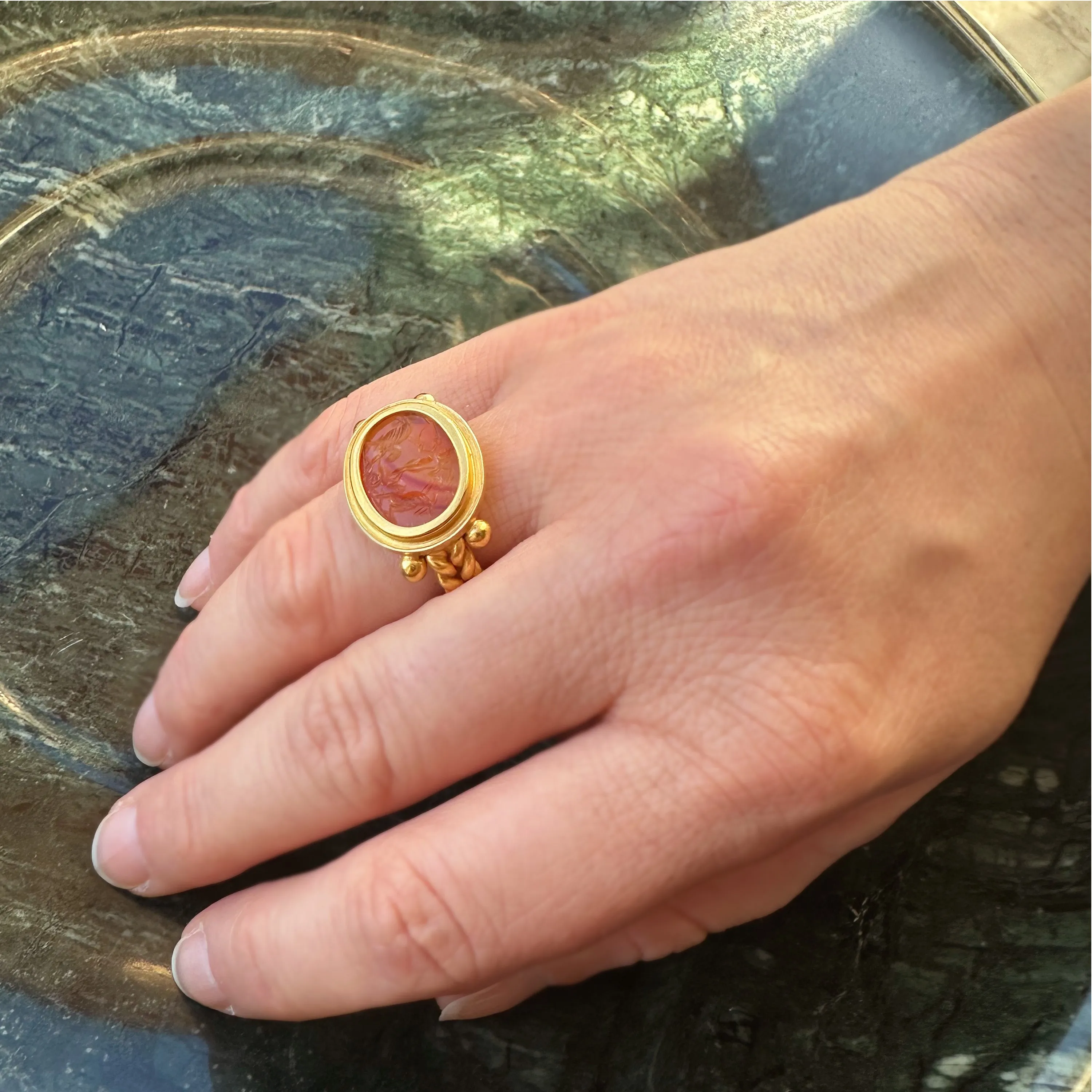 GOD EROS ON A CHARIOT PULLED BY TWO ROOSTERS Authentic Ancient Roman Carnelian Intaglio 1st-2nd cent AD 18Kt Gold Ring