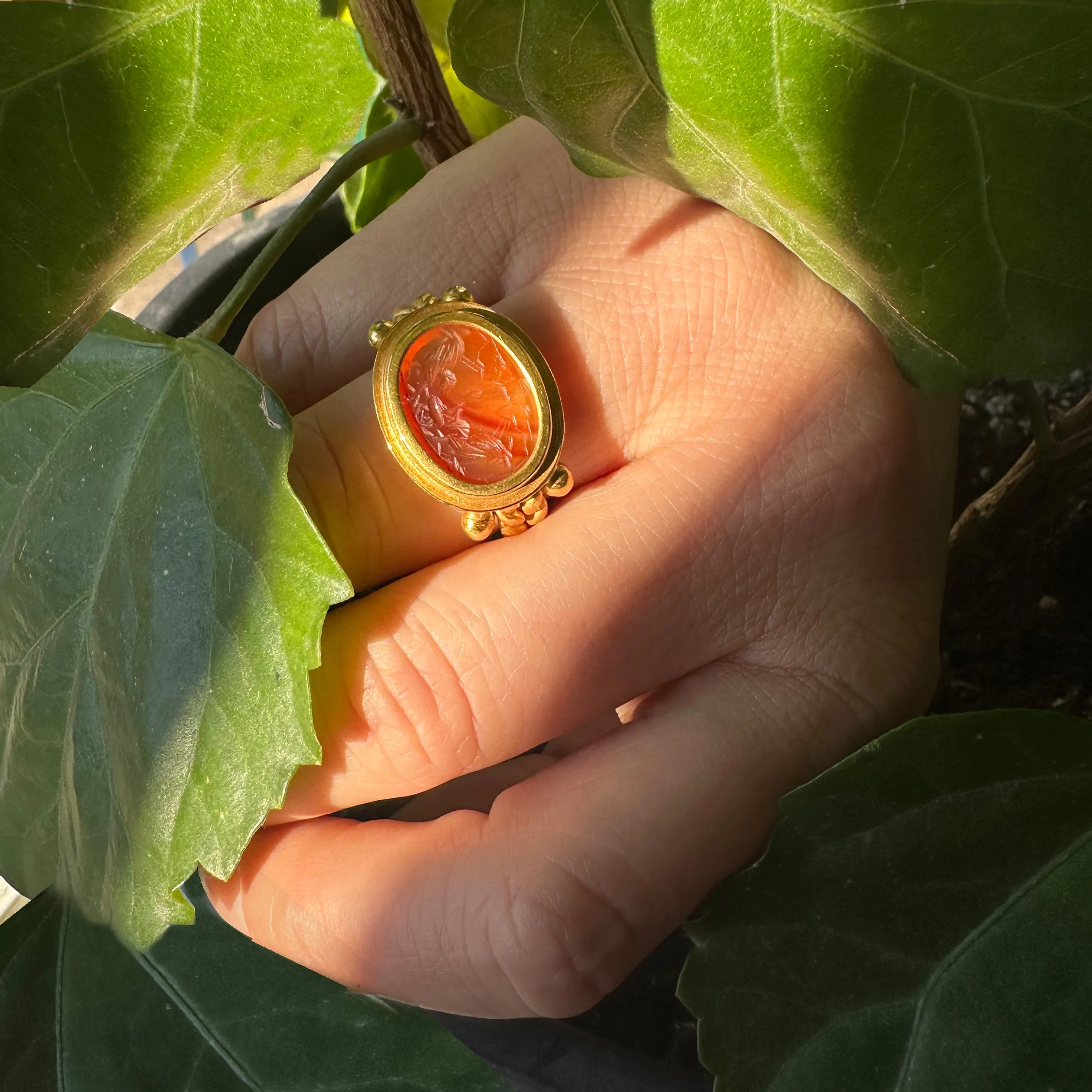 GOD EROS ON A CHARIOT PULLED BY TWO ROOSTERS Authentic Ancient Roman Carnelian Intaglio 1st-2nd cent AD 18Kt Gold Ring