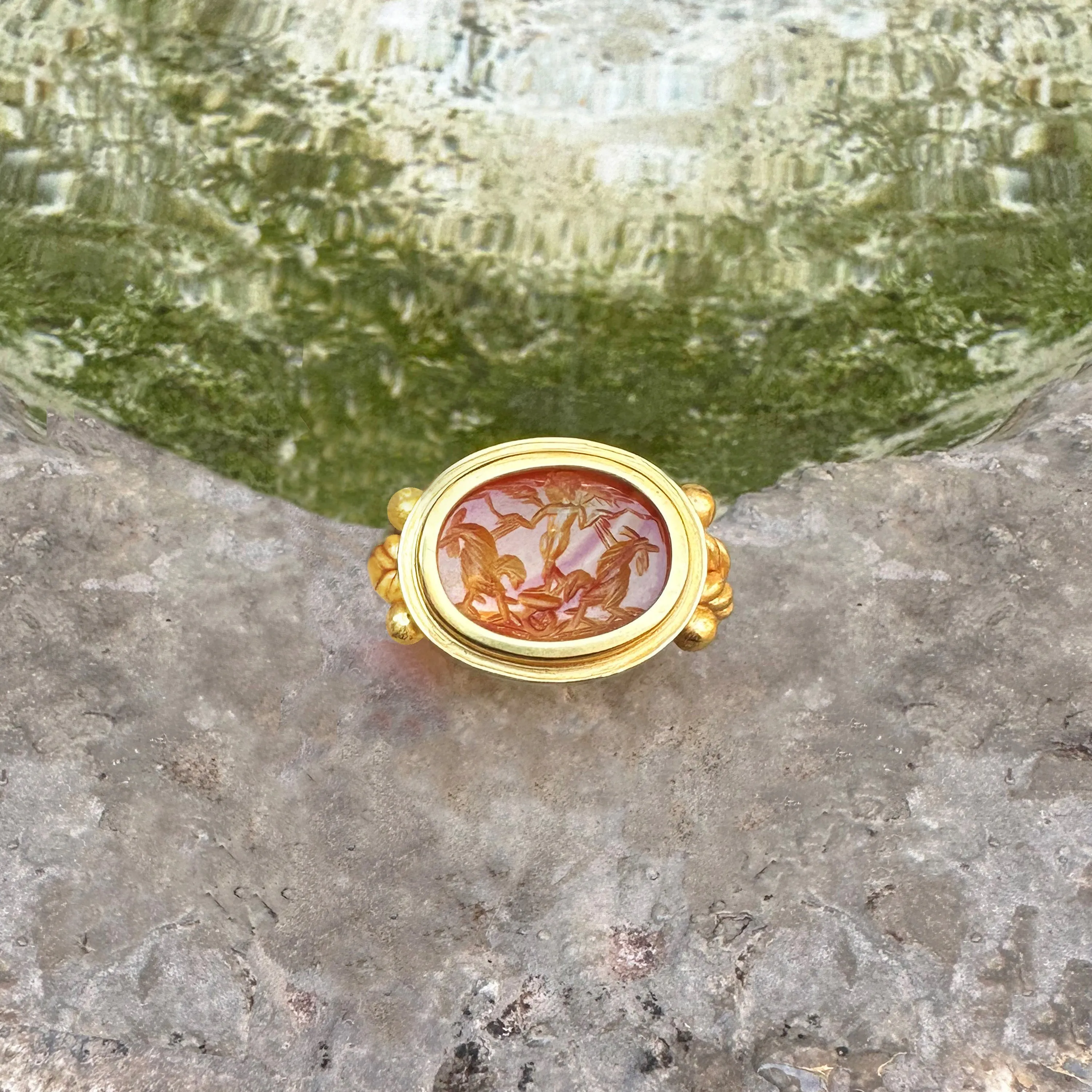 GOD EROS ON A CHARIOT PULLED BY TWO ROOSTERS Authentic Ancient Roman Carnelian Intaglio 1st-2nd cent AD 18Kt Gold Ring