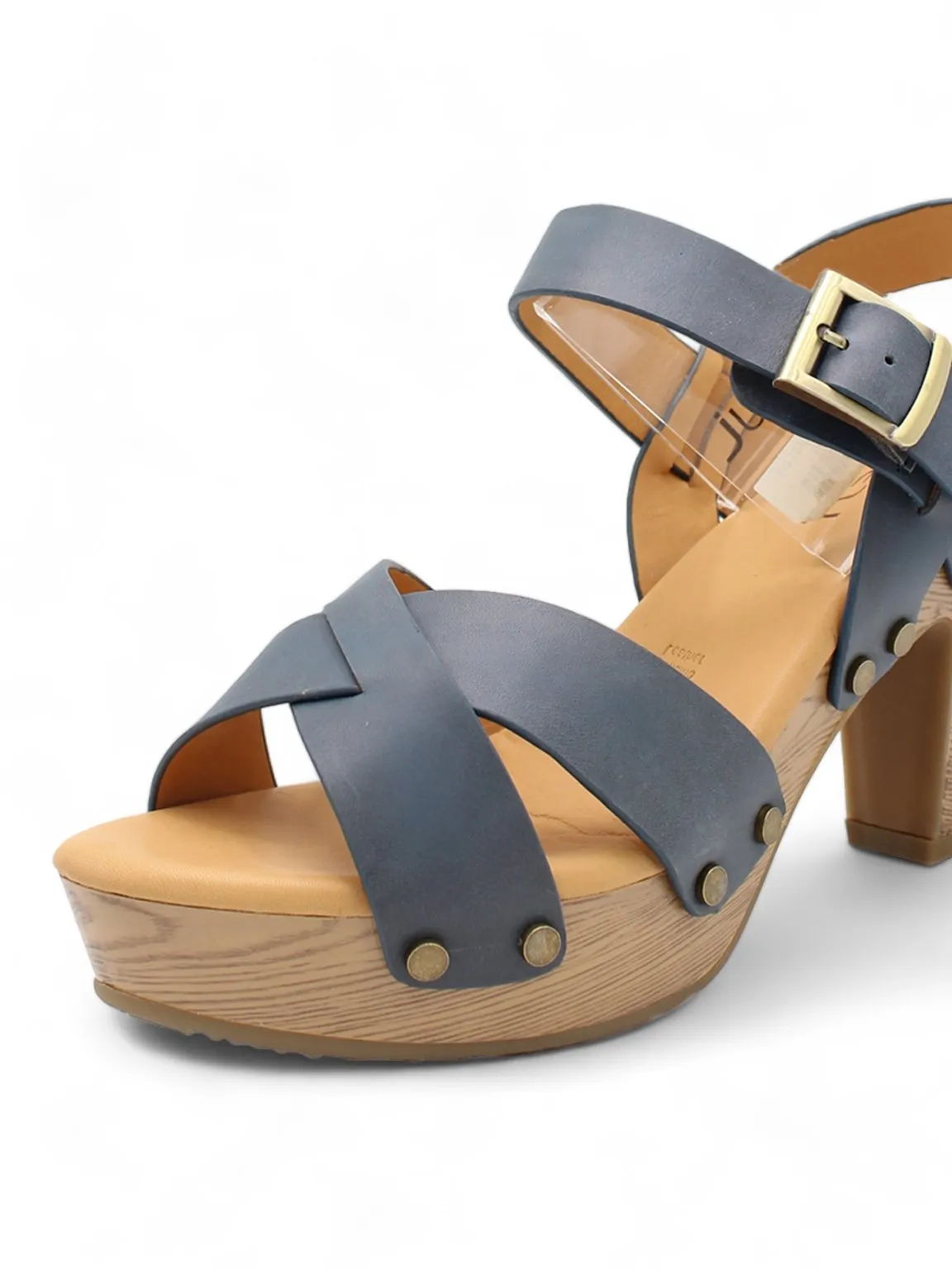 Ivy Blog Criss-crossed Ankle-strap Sandals