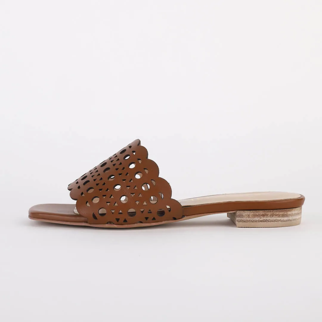 MELLA UMA - lazer cut flat slides