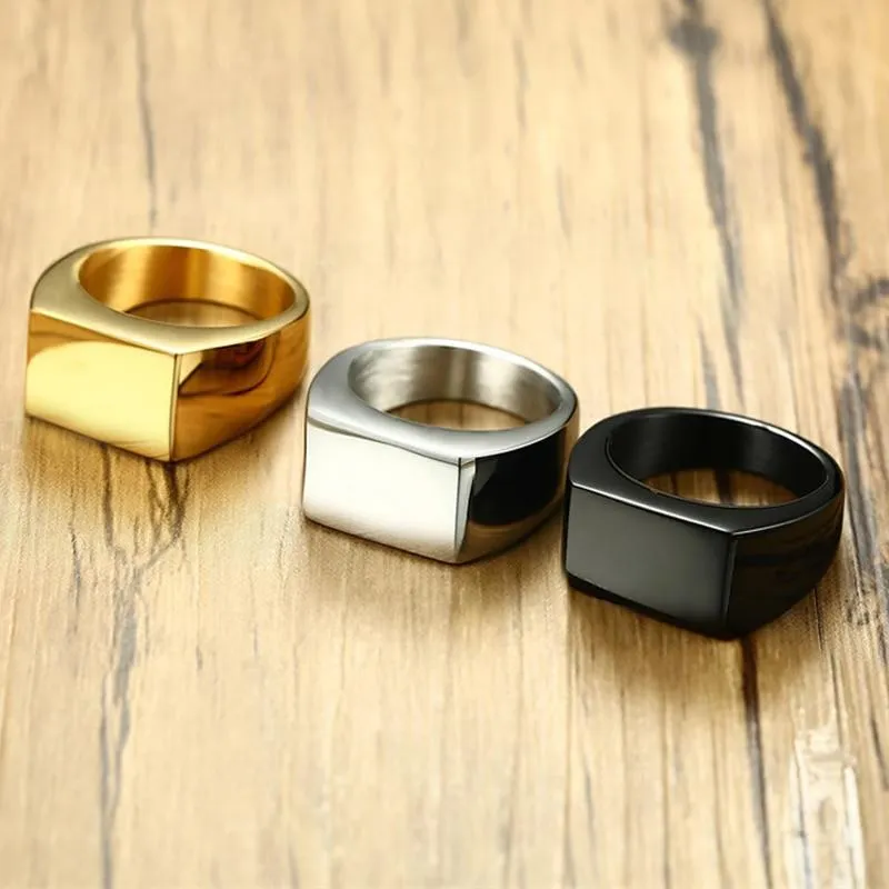 Noah Signet Ring