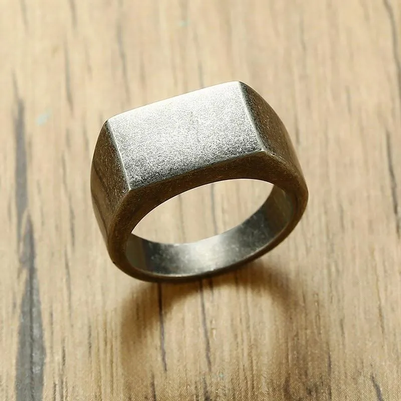 Noah Signet Ring