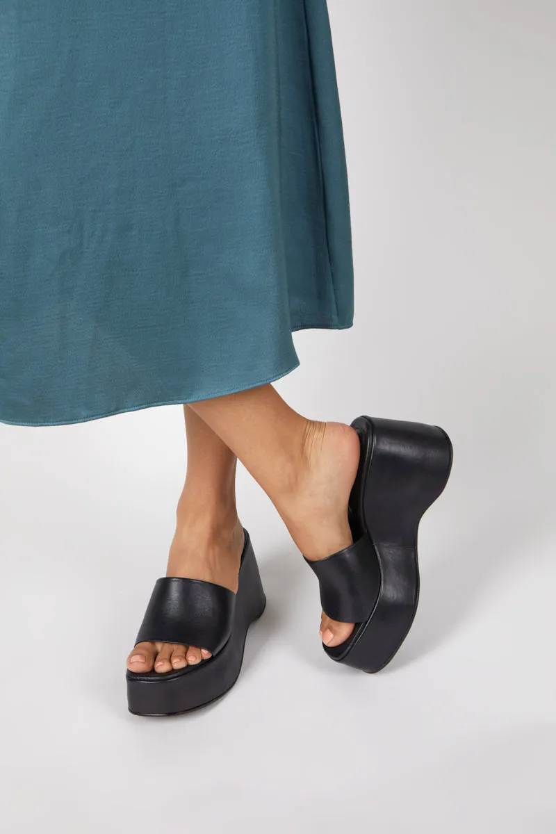 TIBA PLATFORM HEEL BLACK SOLE