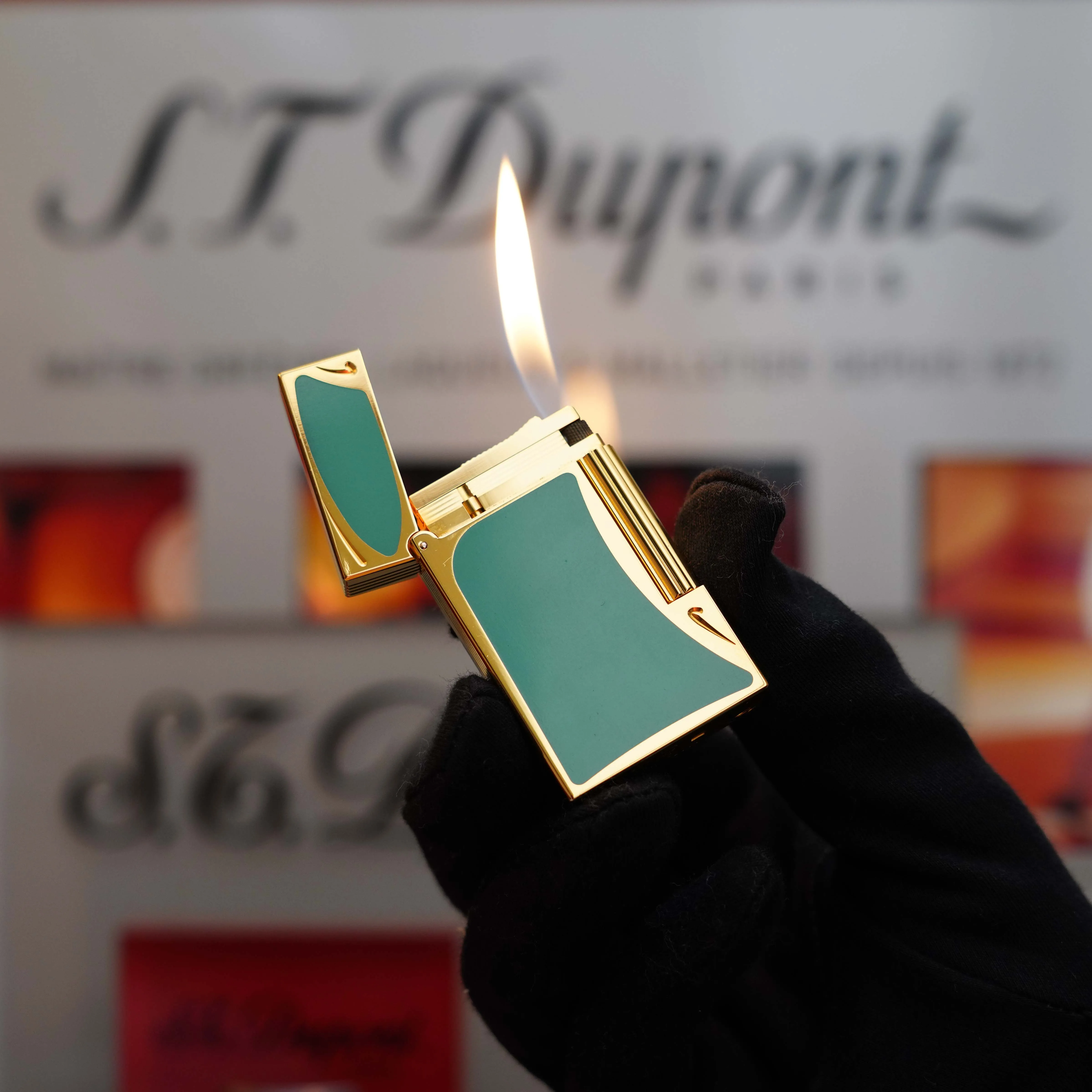 Vintage 1993 rare Art Nouveau early Limited to 4000 Editions 24k Gold finish natural Green lacquer ligne 2 lighter