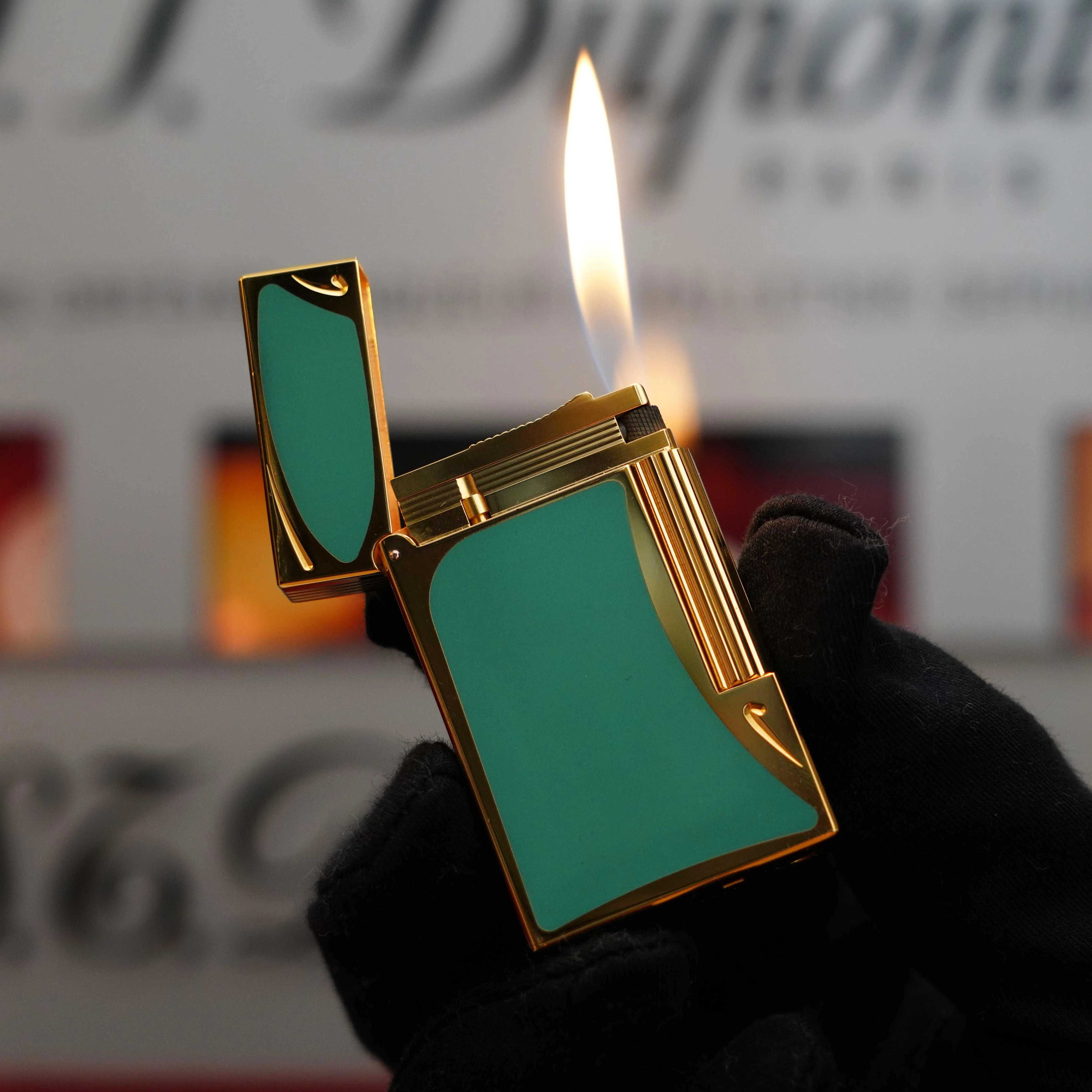 Vintage 1993 rare Art Nouveau early Limited to 4000 Editions 24k Gold finish natural Green lacquer ligne 2 lighter