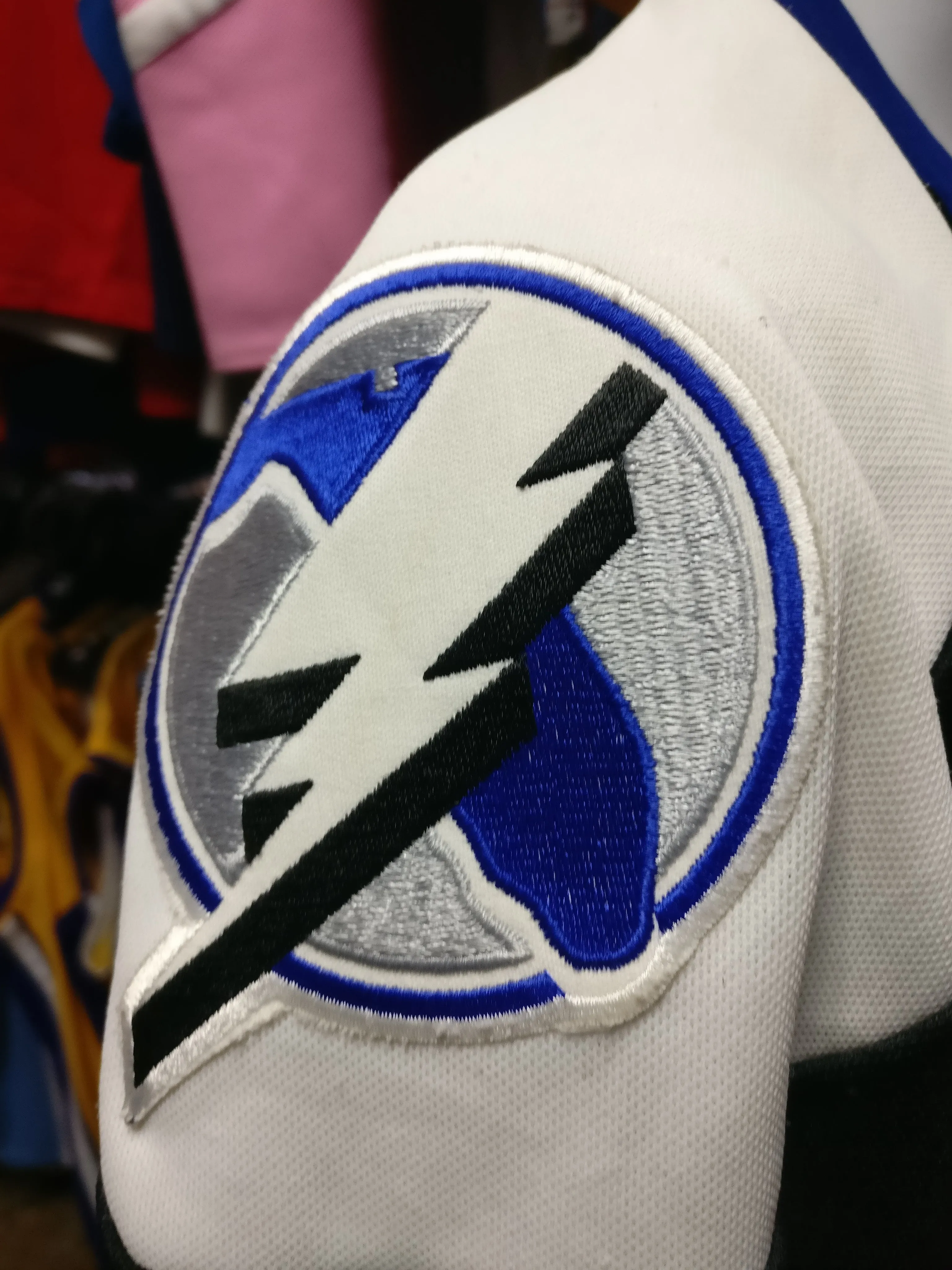 Vintage TAMPA BAY LIGHTNING NHL CCM Jersey M