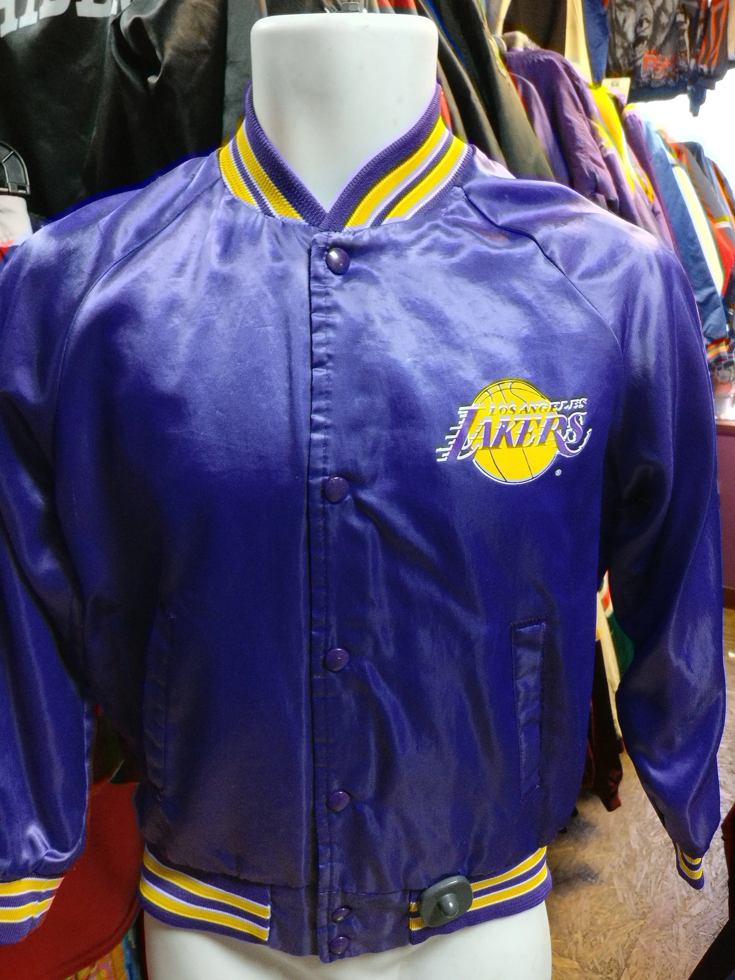 Vtg 80s LOS ANGELES LAKERS NBA Chalk Line Back Print Nylon Jacket18-20